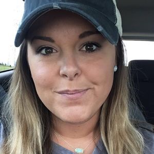 Meet your Posher, Whitney